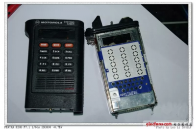 摩托罗拉军刀对讲机拆解评测 揭秘美国大兵的通讯利器与维修指南